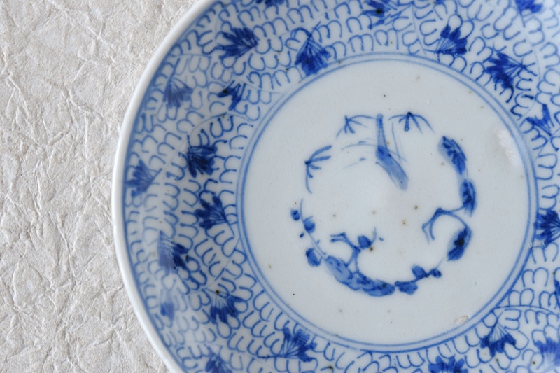 古伊万里 染付 微塵唐草 成化年製文 小皿 - 生活骨董と古布の