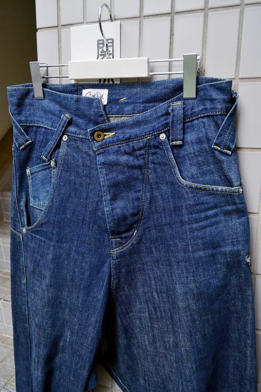 GANRYU ガンリュウ】アシンメトリーデザインサルエルデニムパンツ