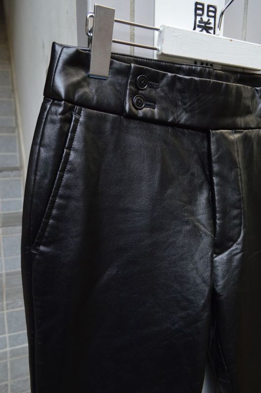 COMME des GARCONS コムデギャルソン】クロップドフェイクレザーパンツ