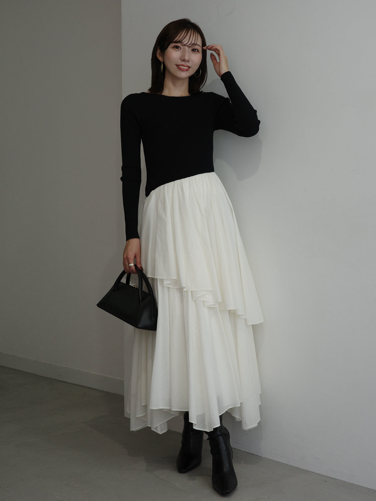 ボートネックイレギュラーヘムドッキングニットワンピース