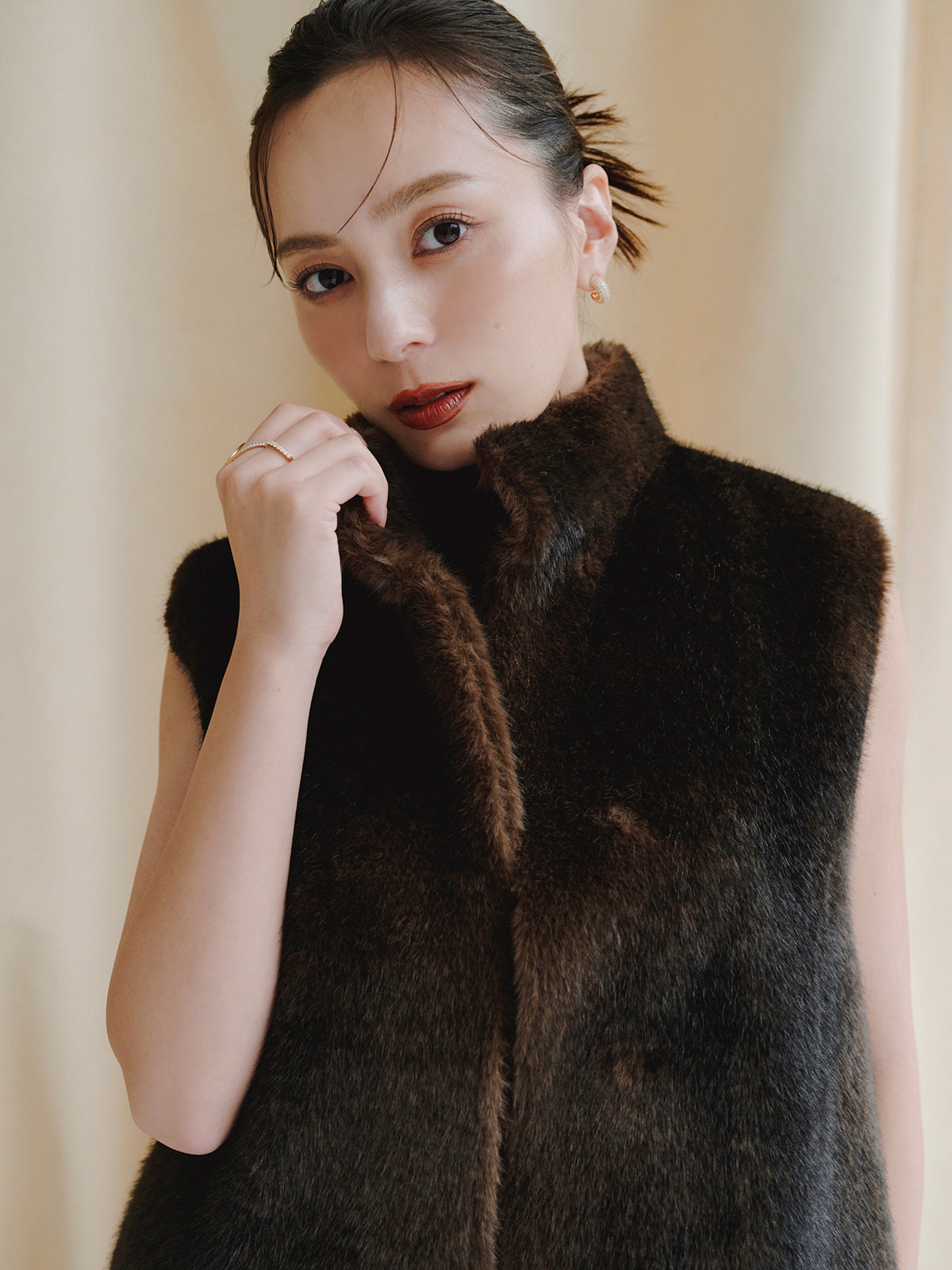 スタンドカラーファーベスト