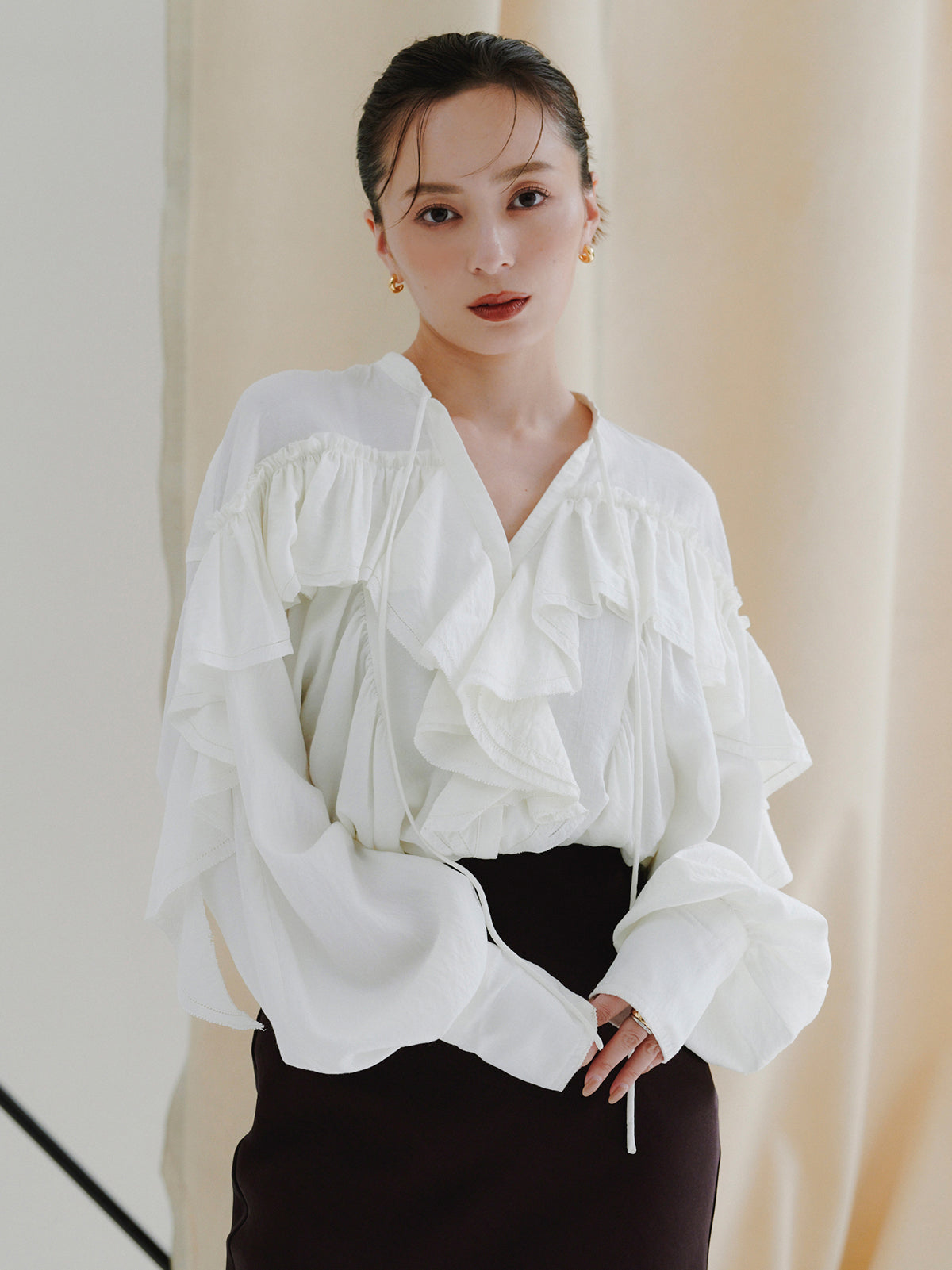 リンクルラッフルブラウス