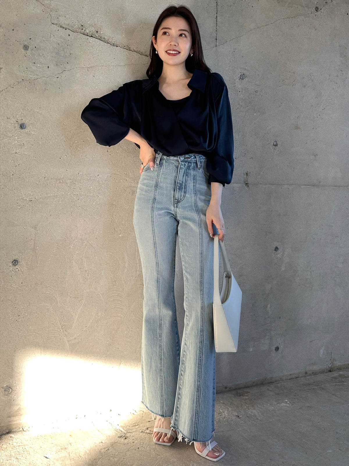 センターシームセミフレアデニム