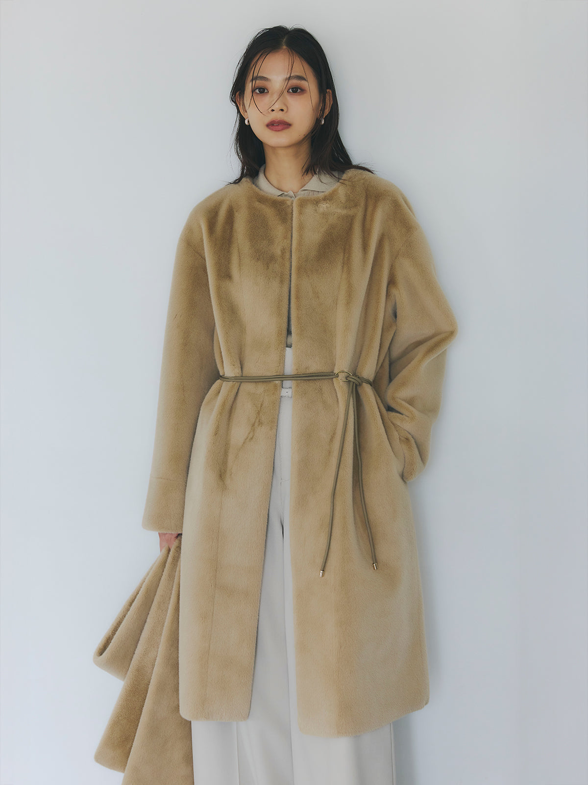 ECOPELノーカラーファーコート