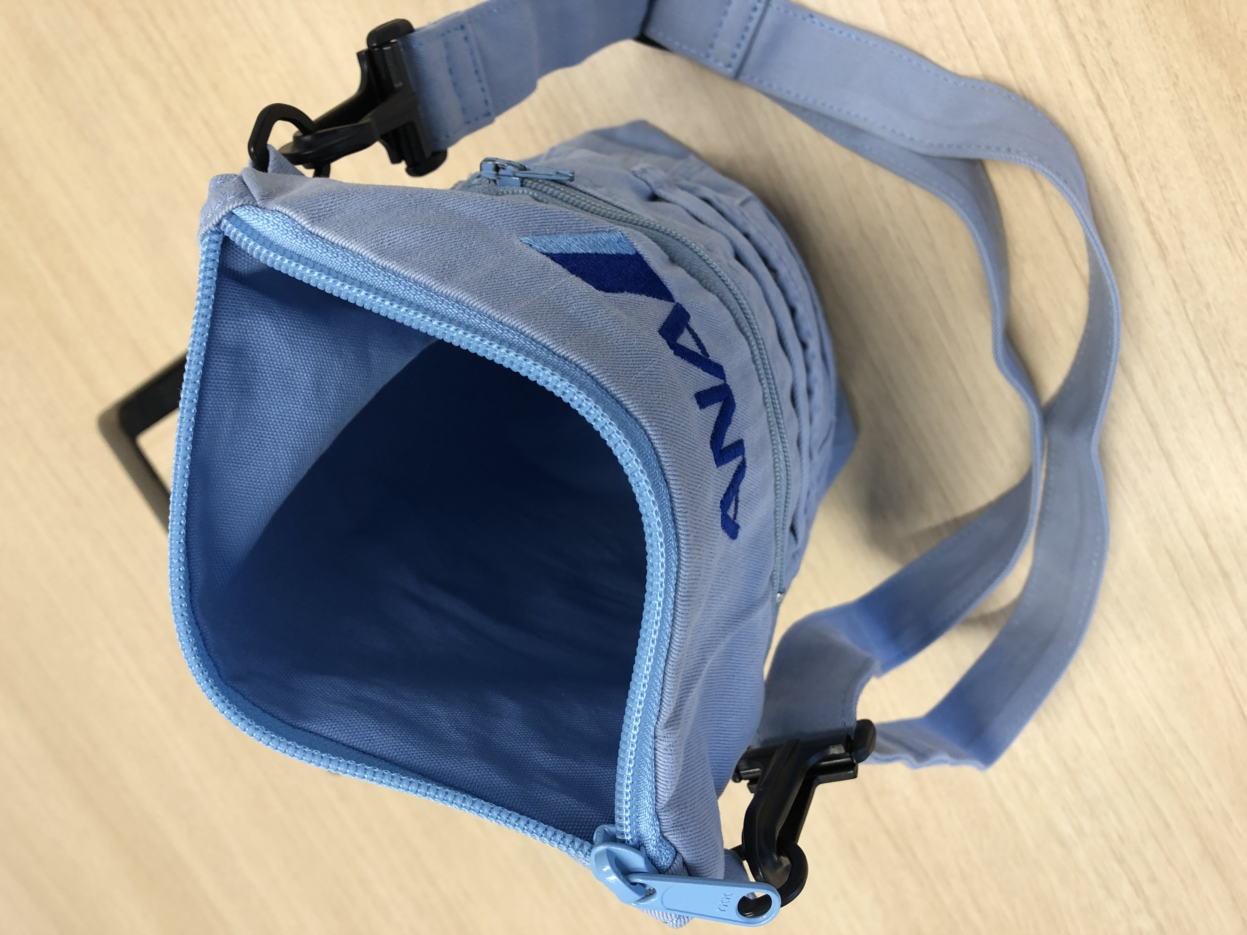 ANA整備士の作業着から作ったサコッシュ: トップページ（ANAワクワク
