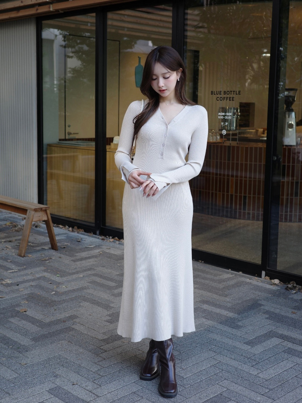 新色・新素材】フロントボタンフレアニットワンピース – ANDOR ONLINE