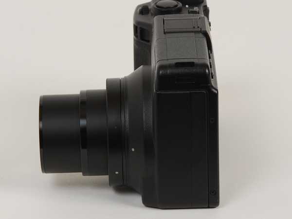 ASCII.jp：GXRに裏面照射CMOSを！ レンズユニット 「P10」の実力 (1/3)