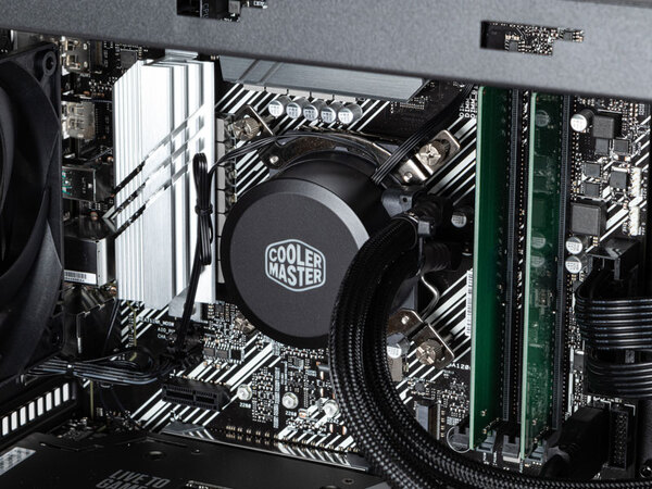 ASCII.jp：CoolerMasterによる本気の静音、最新第10世代CoreとRTX 2070