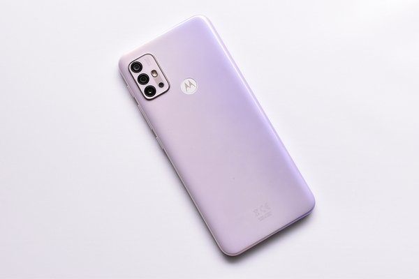 ASCII.jp：モトローラ「moto g」はやはり高コスパ！ 2万円台で4眼