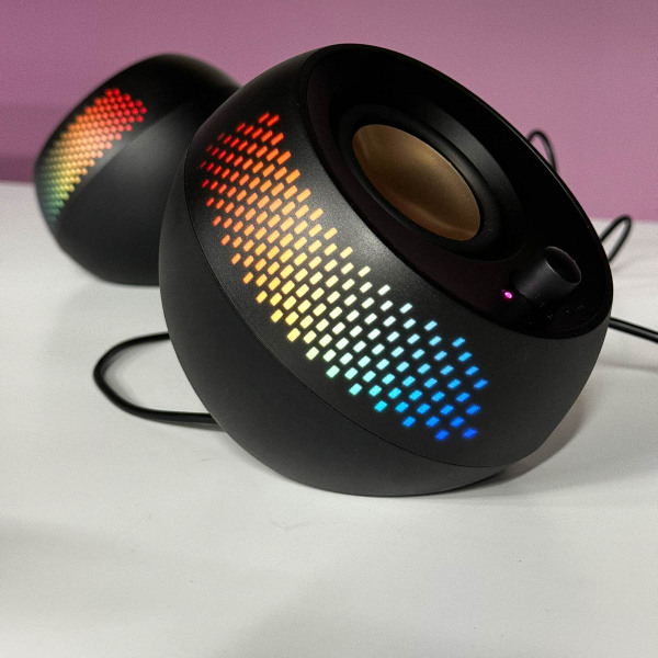 ASCII.jp：クリエイティブ、球形で2.1ch再生もできるデスクトップUSB