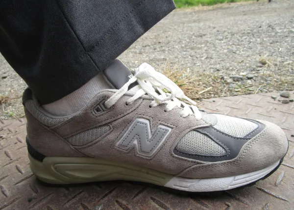 数年履いたニューバランス【990V2】のサイズ感やコーデなどをレビュー