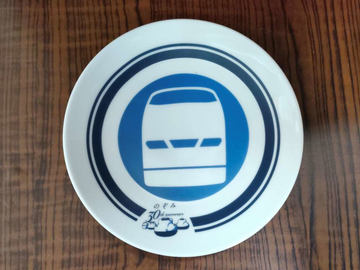 新幹線のぞみ30周年、車内メロディが流れる充電スマホスタンド