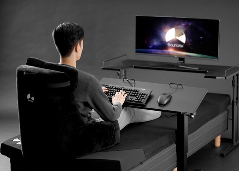 ベッドゲーマー必見！ バウヒュッテより高さ＆角度調整可能な