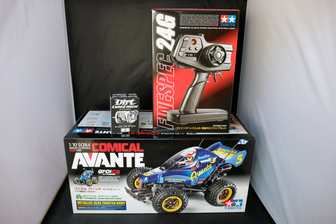 特別企画】タミヤのRCカーに挑戦！ 「コミカル アバンテ」を組み立てる