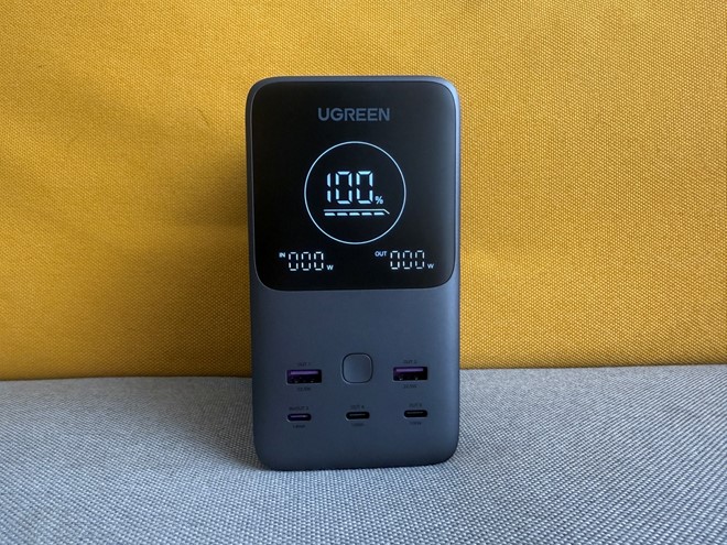 UGREENの最新モバイルバッテリーはスマホもパソコンも余裕で充電
