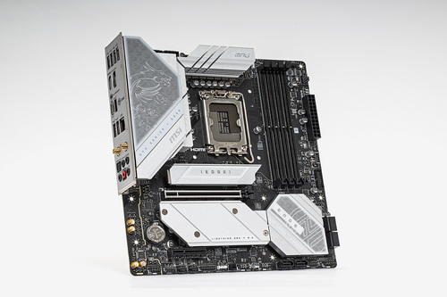ミドルレンジ構成に絶好のmicroATXマザーが登場！白銀カラーもまぶしい