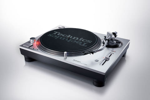 テクニクス、DJターンテーブル「SL-1200MK7」に新色シルバー - AV Watch