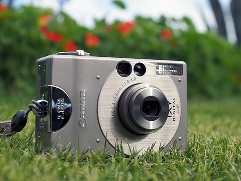 オールドデジカメの凱旋：キヤノンIXY DIGITAL（2000年発売