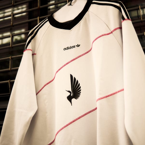 adidas MNUFC X Familia Long Sleeve Jersey - White | Free Shipping