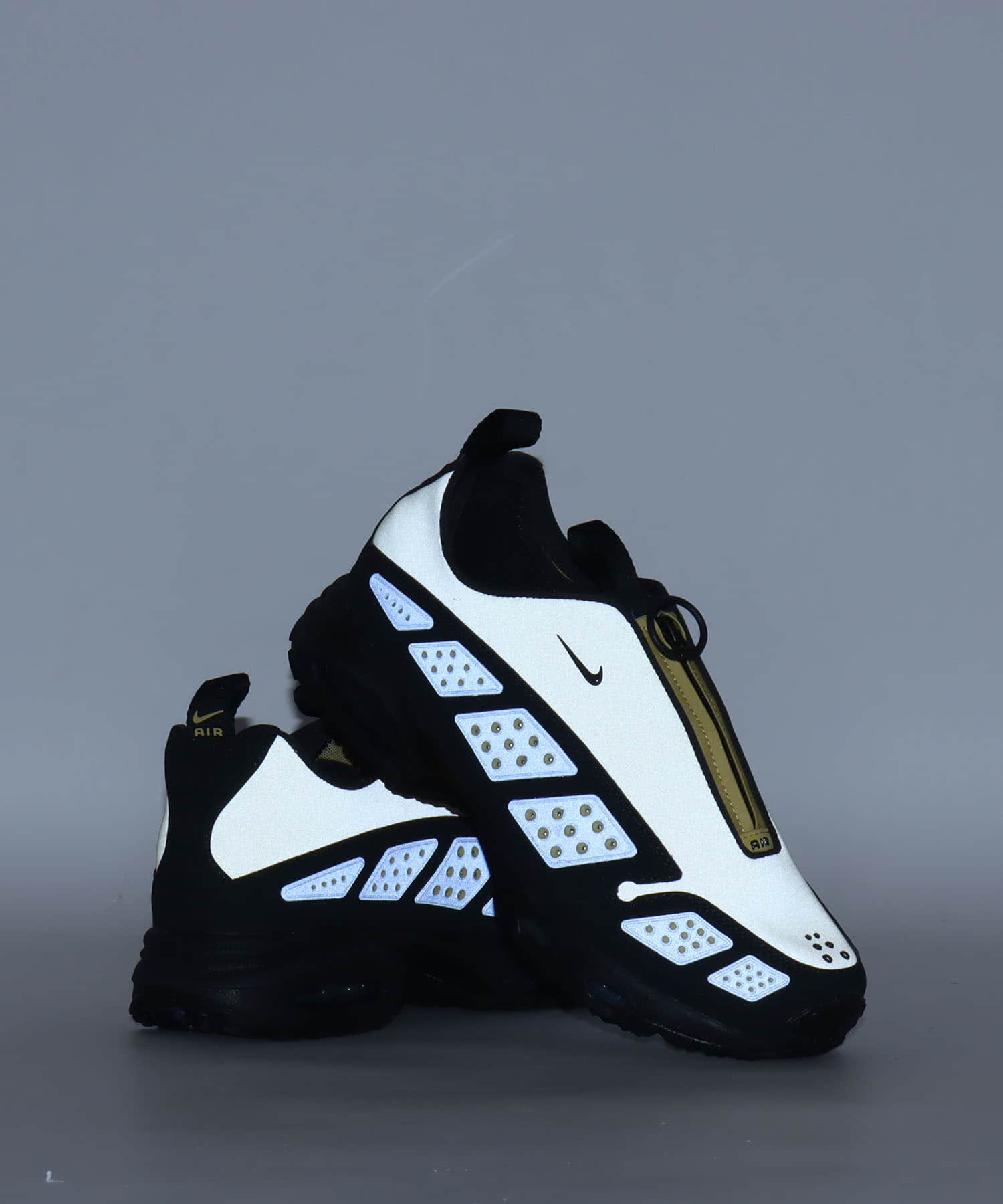 NIKE W AIR MAX SNDR SATURN GOLD/OFF NOIR-DIFFUSED BLUE-BLACK