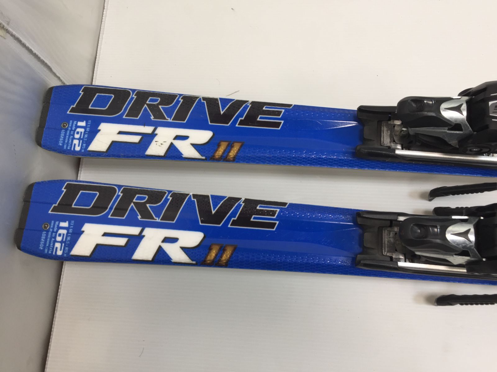 ◇ スキー Atomic DRIVE FR 11 TYPE A 162 cm + neox デモ カービング