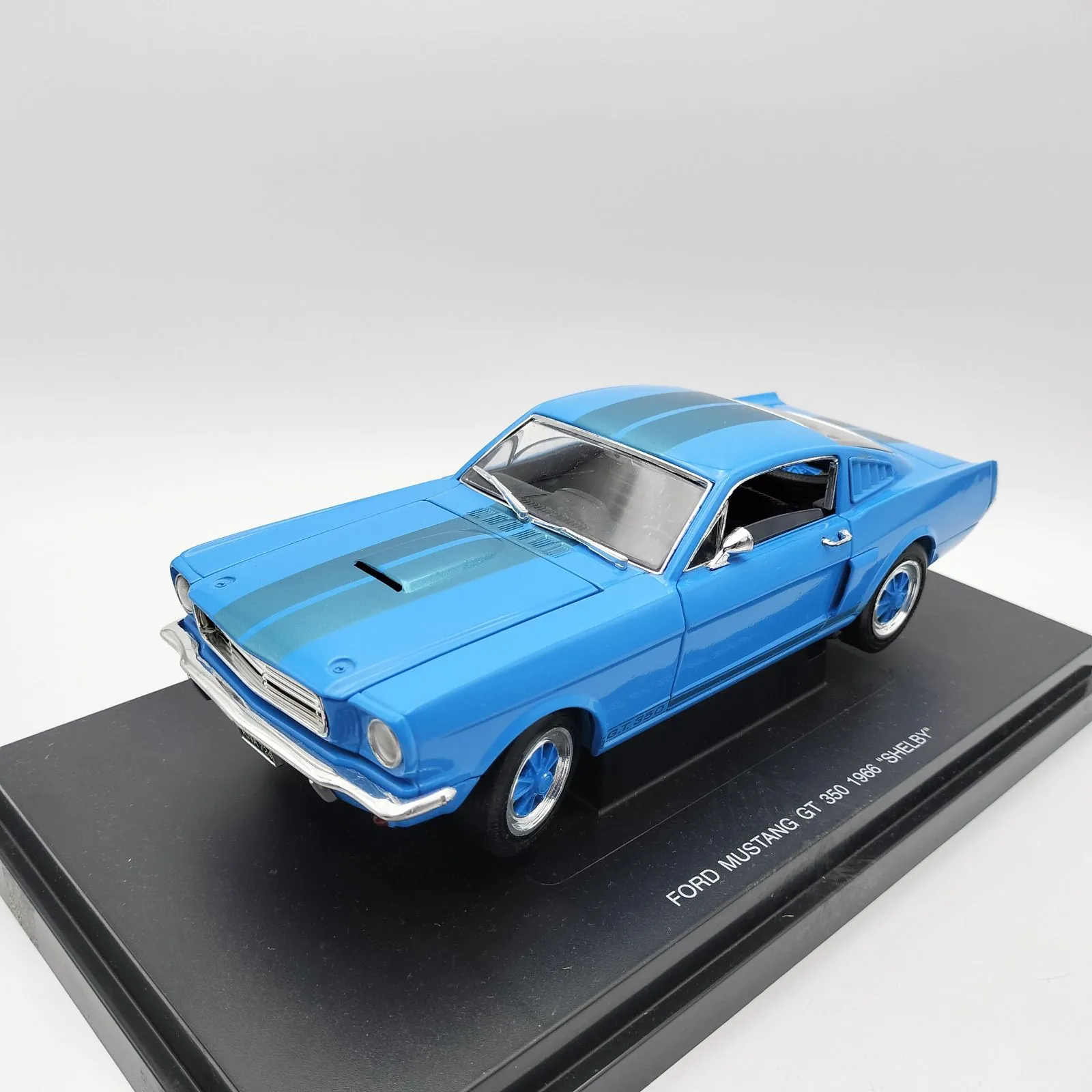 2026年最新】1/18 マスタング オートアートの人気アイテム - メルカリ