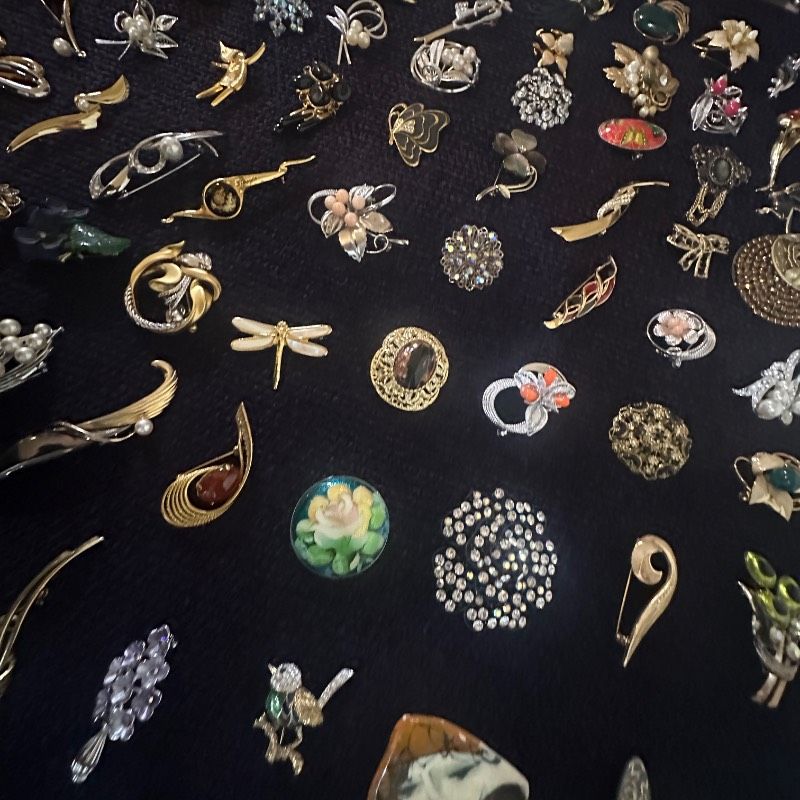 vintage】ブローチ 大量 130点以上 まとめ売り vintage】ブローチ