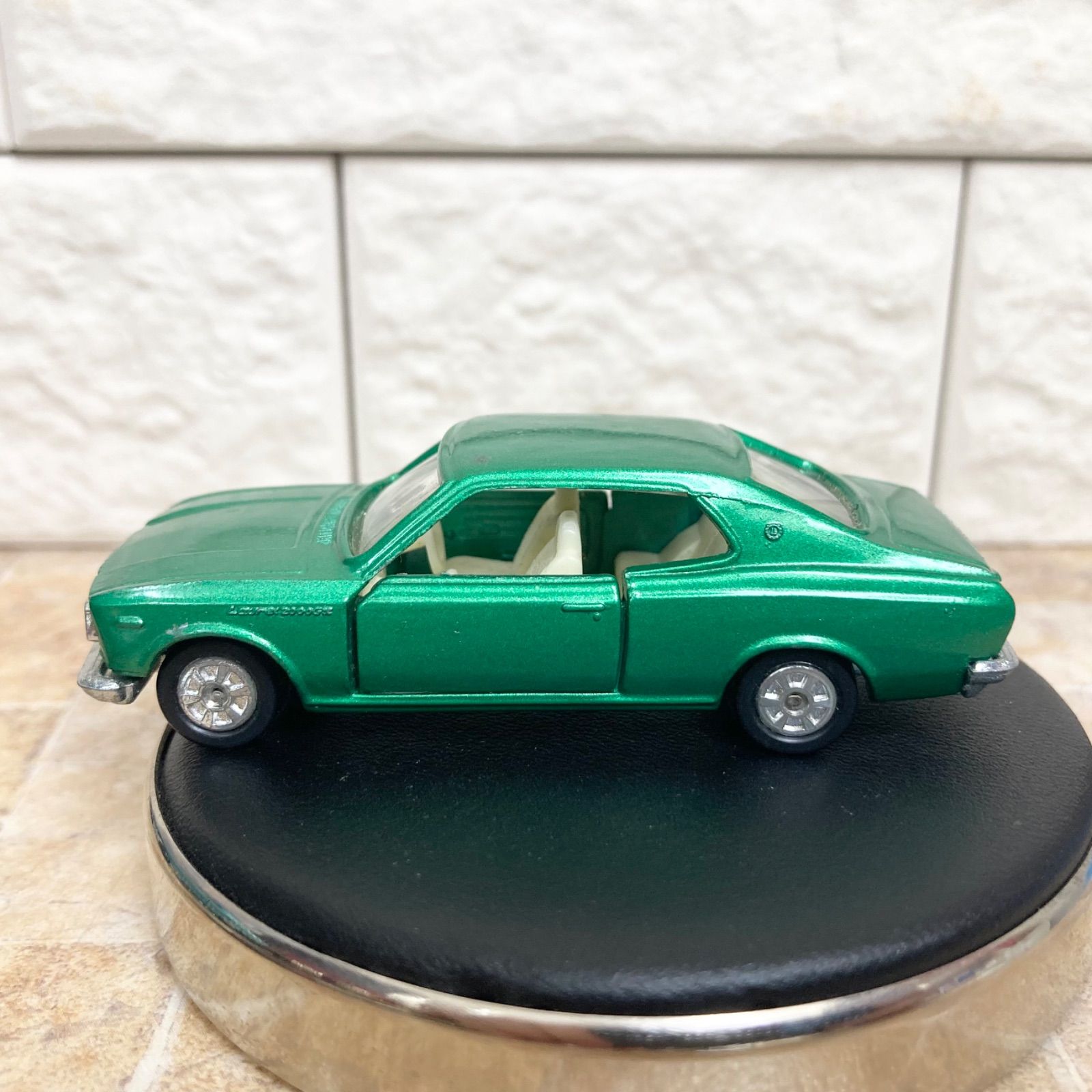 トミカ 日本製 No.14 LAUREL ローレル 2000GX グリーン 緑 黒箱 TOMICA