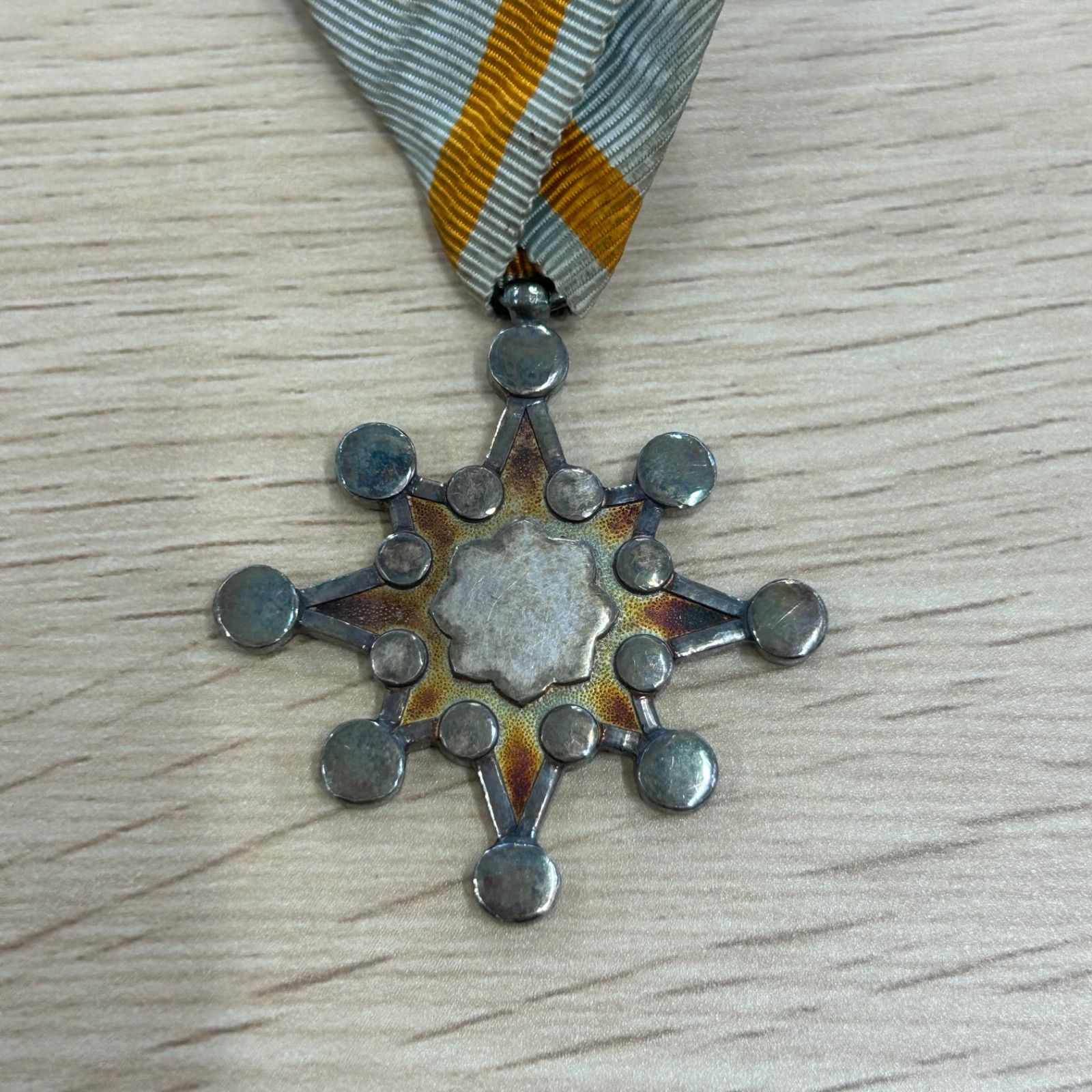 勲八等瑞宝章 旧日本軍 勲章 昭和レトロ コレクション - メルカリ