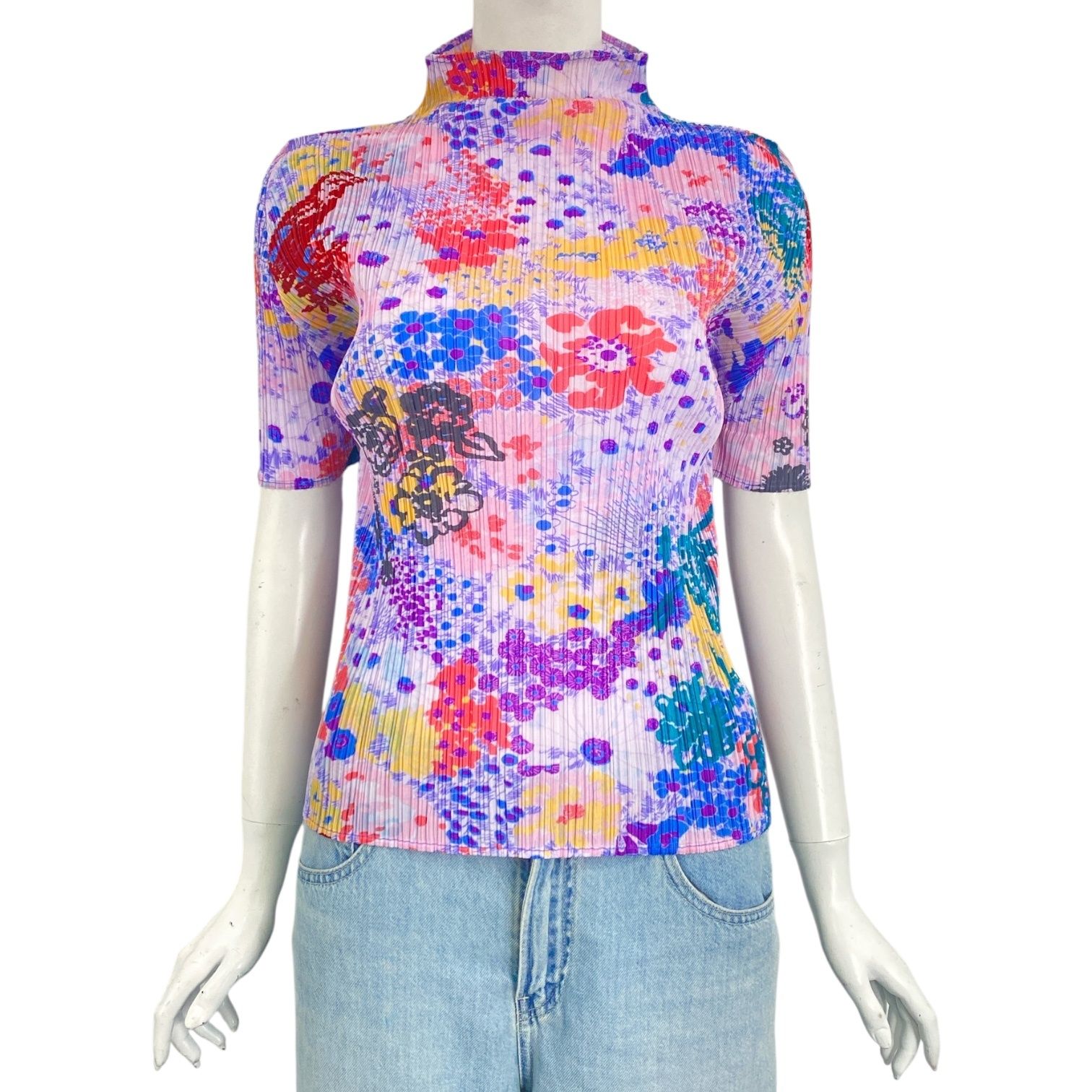 プリーツプリーズ（ISSEY MIYAKE ）カラフルプリーツの半袖トップス