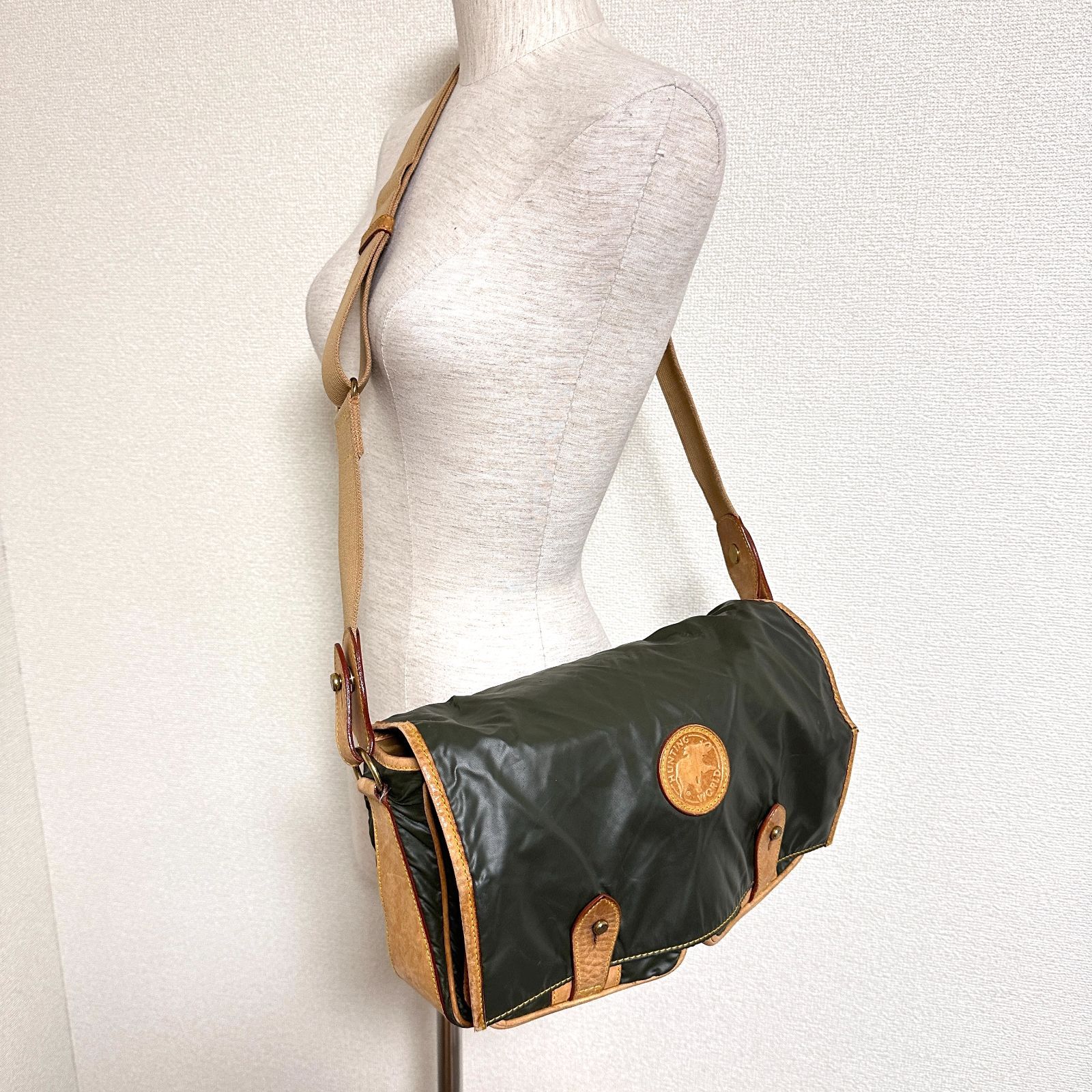 HUNTING WORLD ハンティングワールド ヴィンテージ バチュークロス