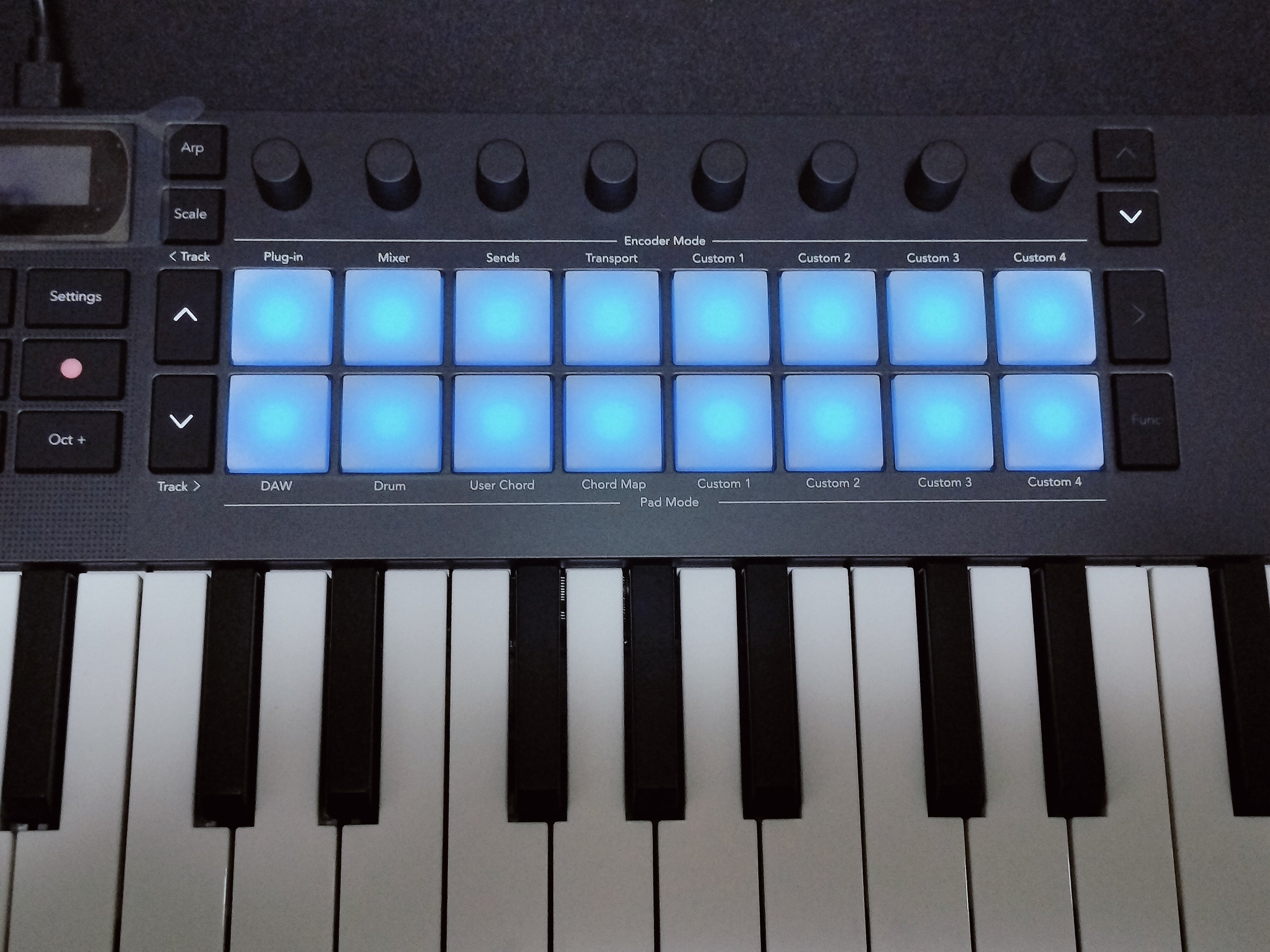 DAW】Novation/Launchkey Mini 37 Mk4 | MIDIキーボード｜shiro