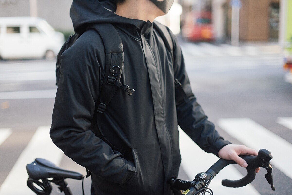 街で生活するために最適な機能を搭載したフードブルゾンを1/23(土)から