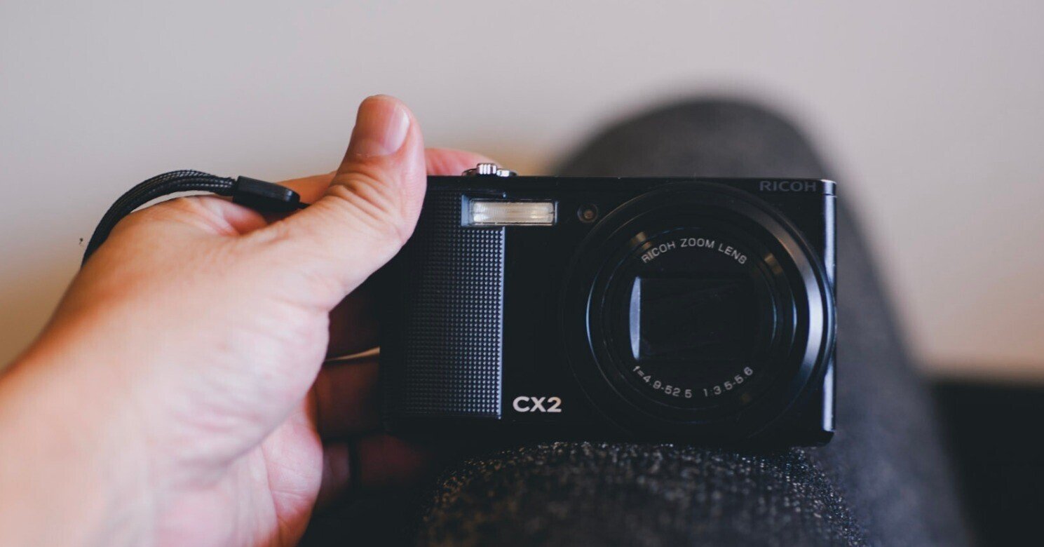 RICOH CX2というカメラの、ハイコントラスト白黒写真｜driftwood