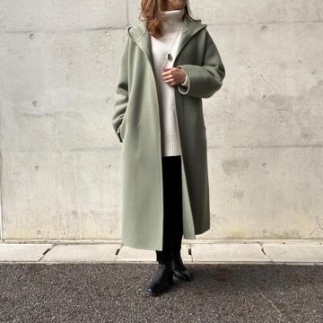 STUNNING LURE(スタニングルアー)の「ライトフーディーリバーコート