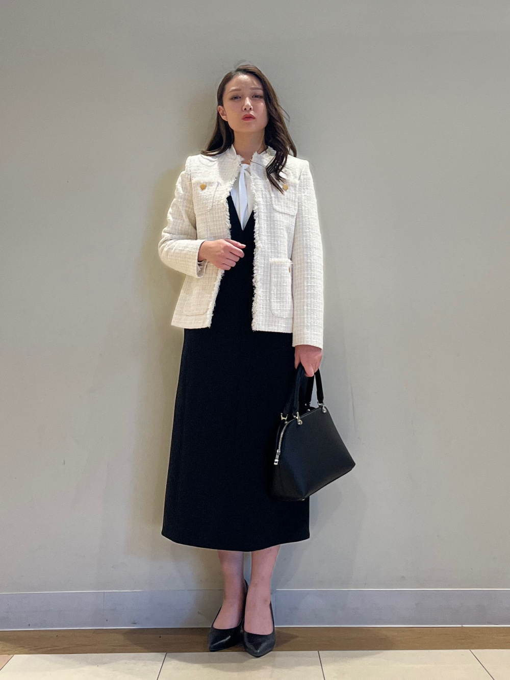 フェイクパールバックフレアブラウスセットアップ（長袖）、ツイード