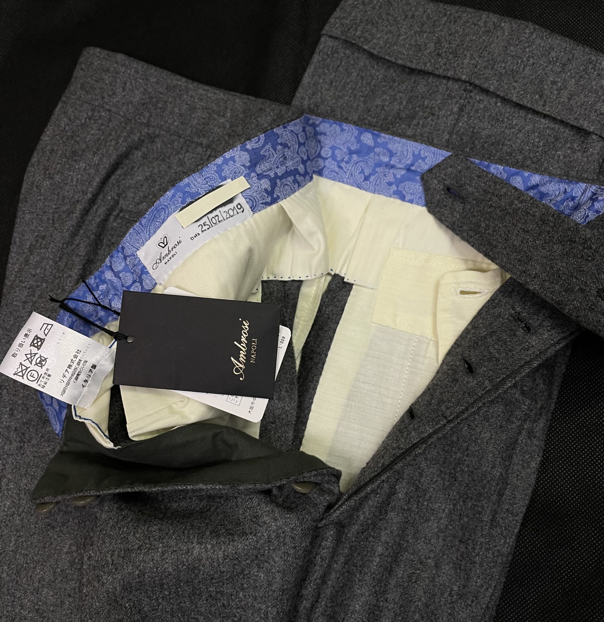 Ambrosi アンブローシ】未使用品 極上ナポリ仕立て 秋冬向け フラノ毛