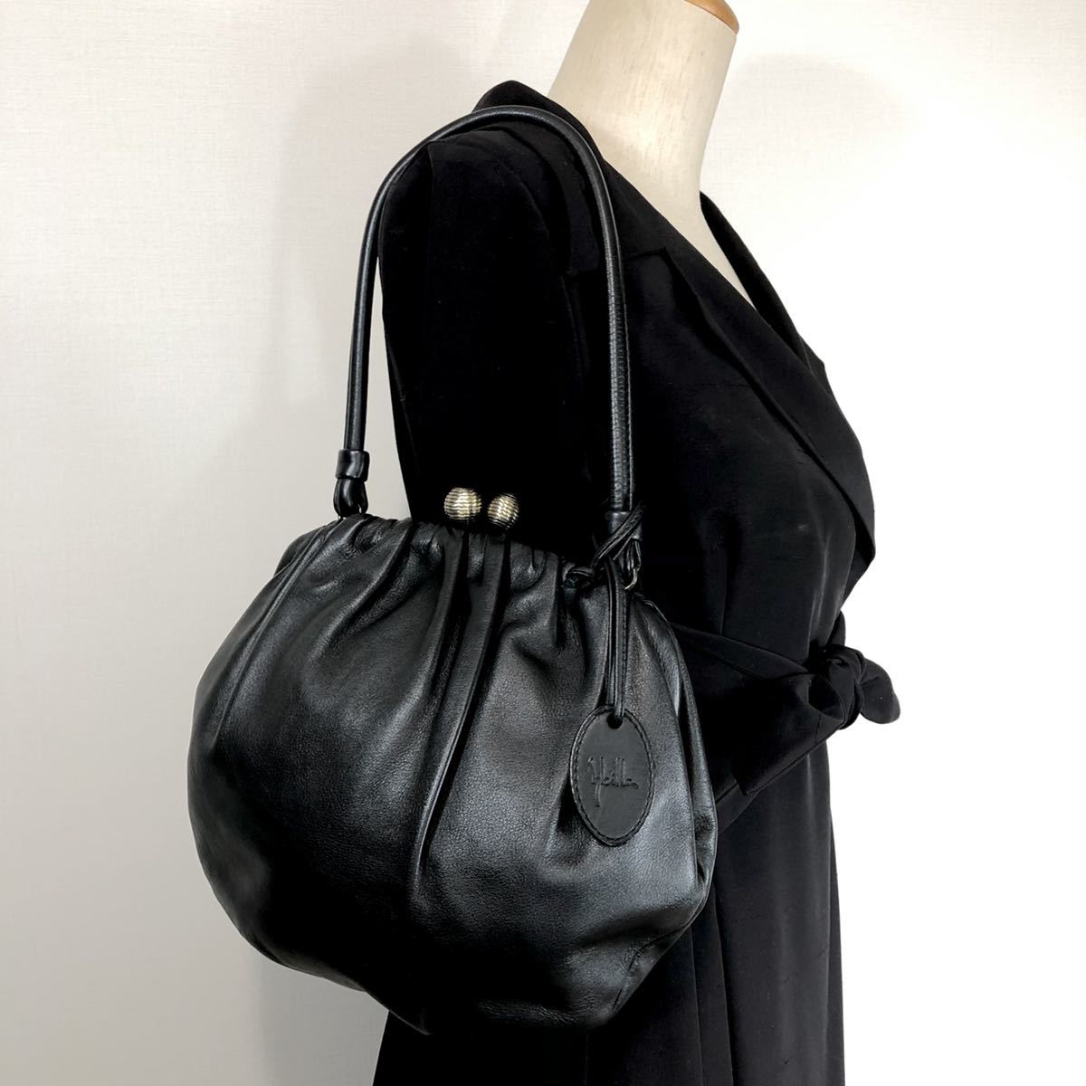 新品同様 sybilla シビラ くったり柔らか 総本革 カーフレザー ガマ口