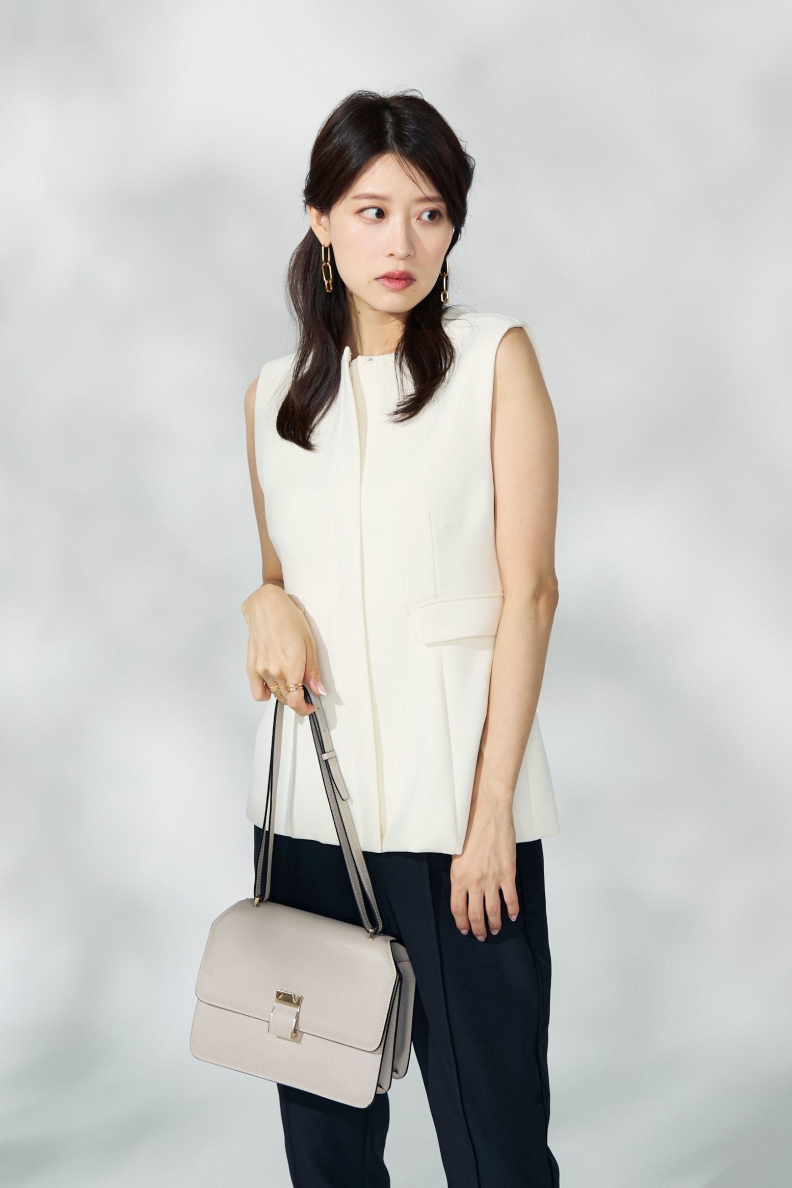 Roomy formal vest (Ivory) – Audire