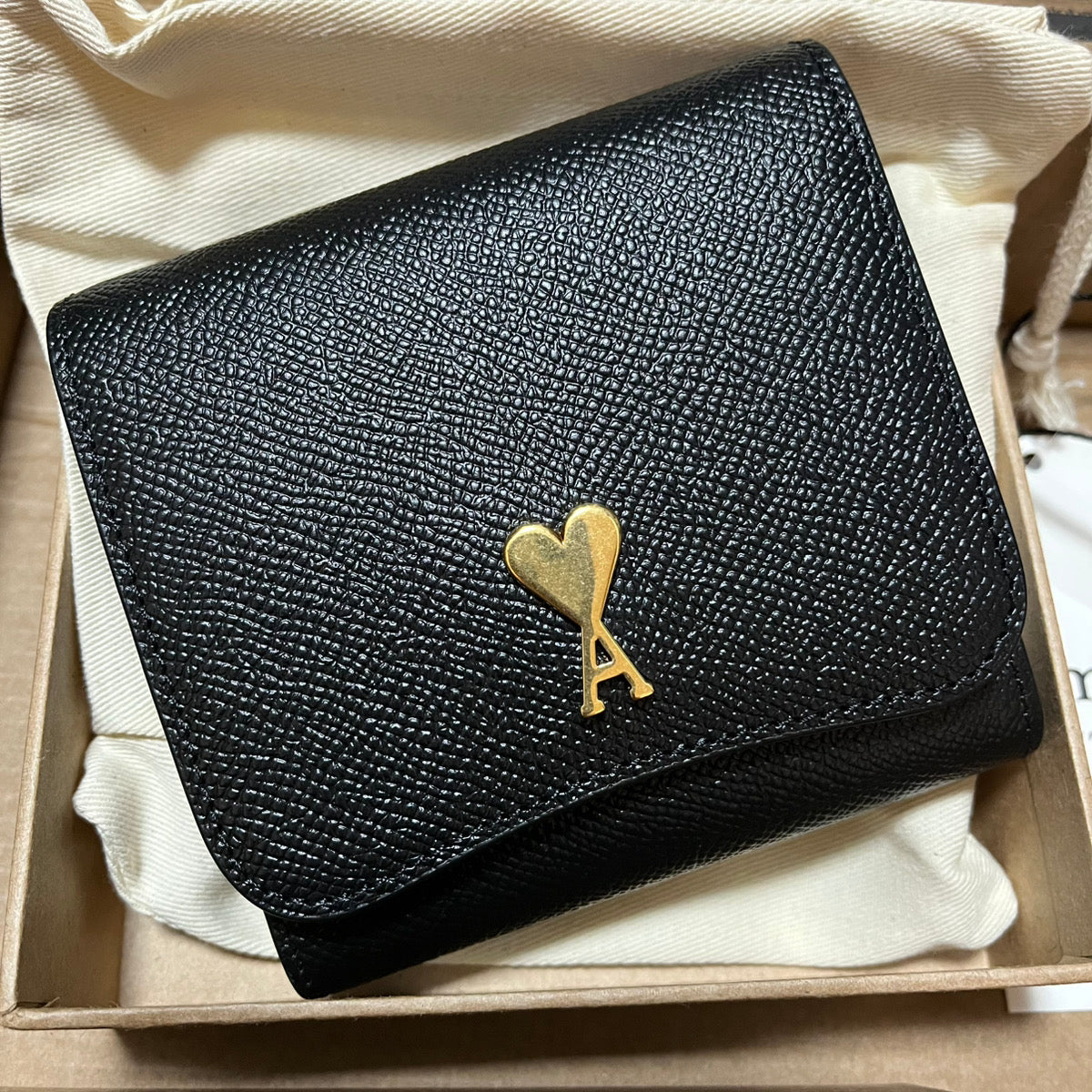 AMI PARIS（アミ パリス）コンパクトウォレット 二つ折り財布