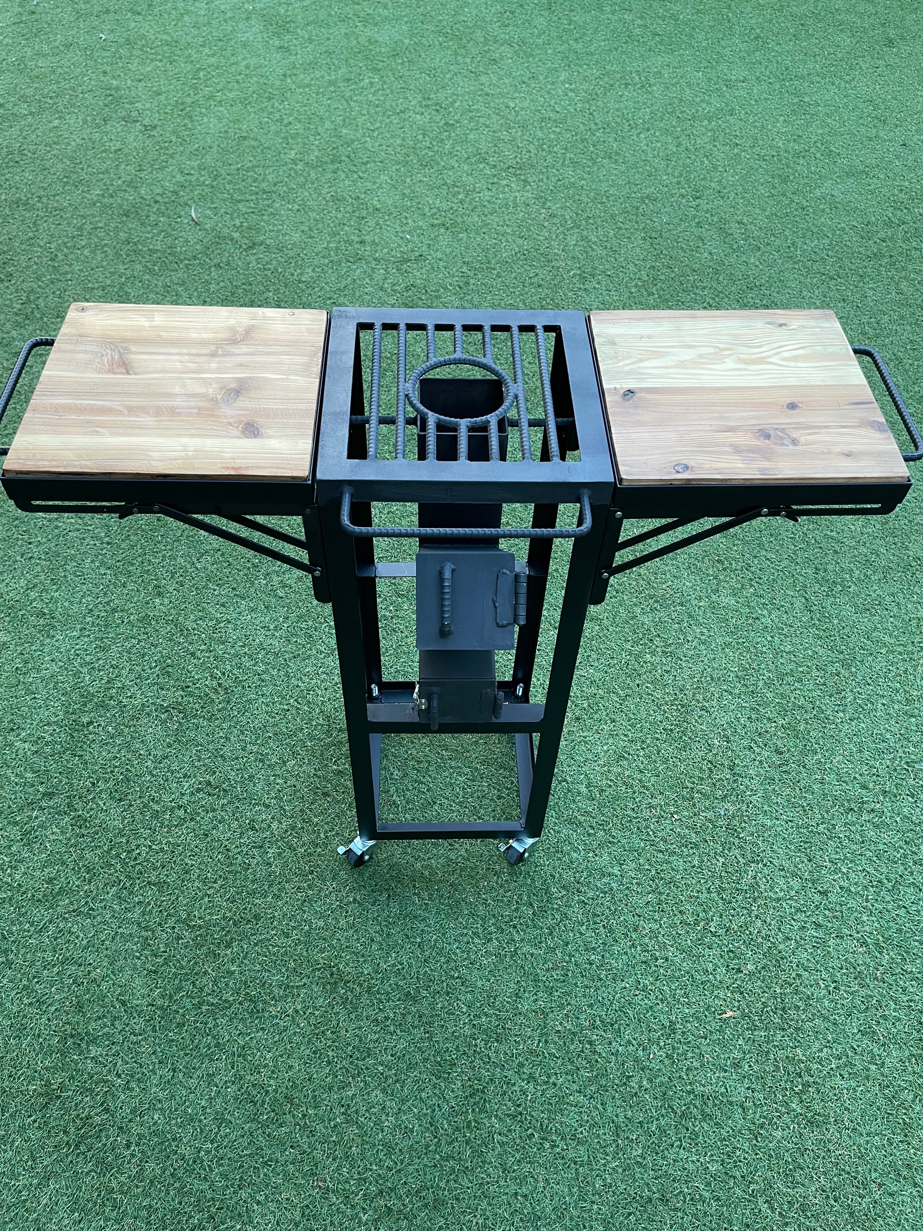 移動式ロケットストーブ、サイドテーブル付き | radjunks