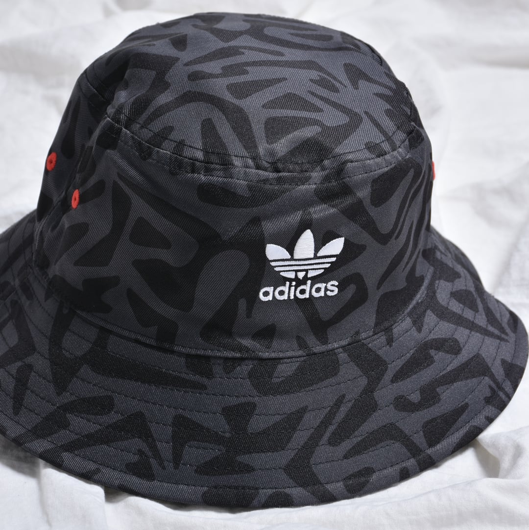 adidas】リバーシブル バケットハット | VOLCAN&APHRODITE