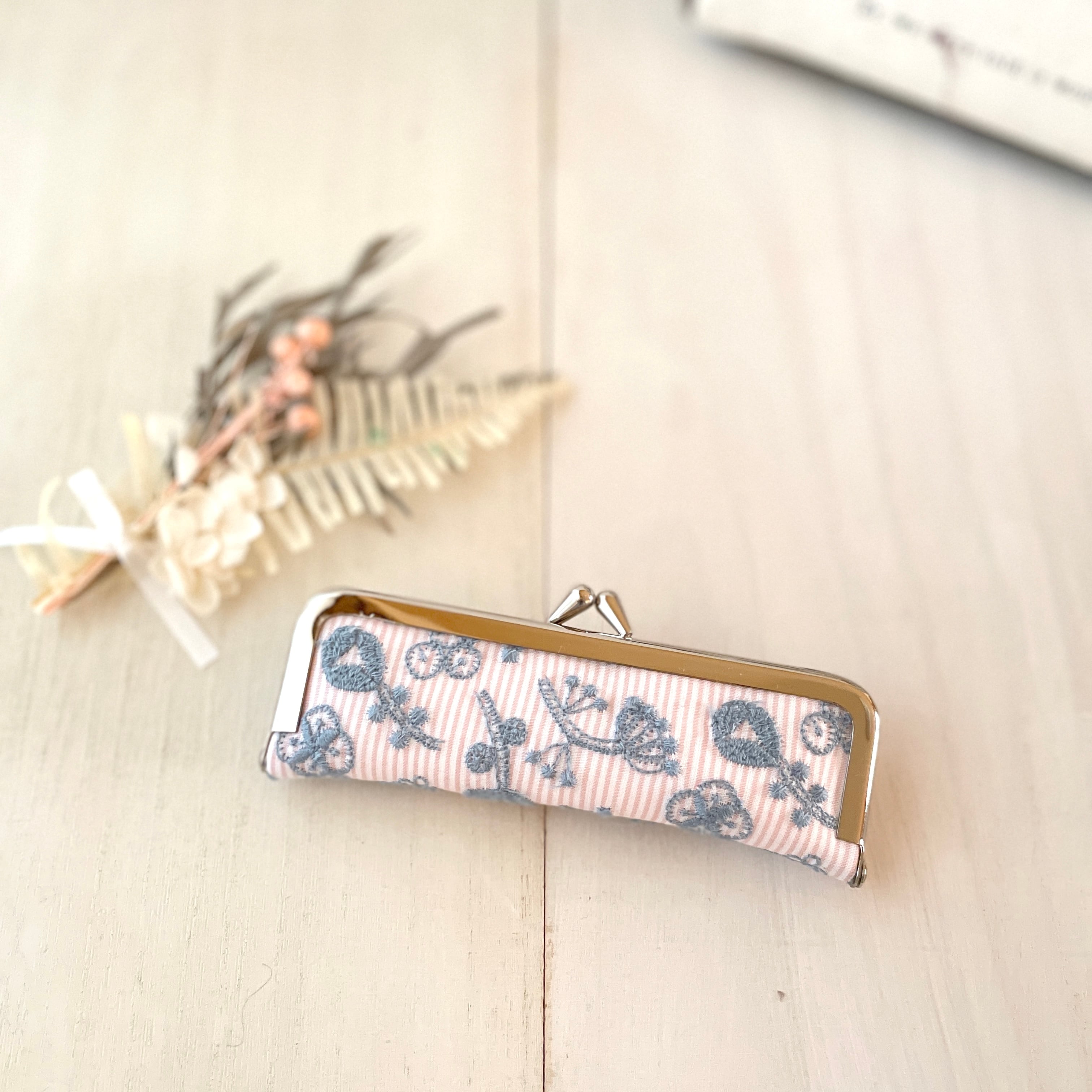 コンパクトコインケースplus(field of flower-ミナペルホネンデザイン