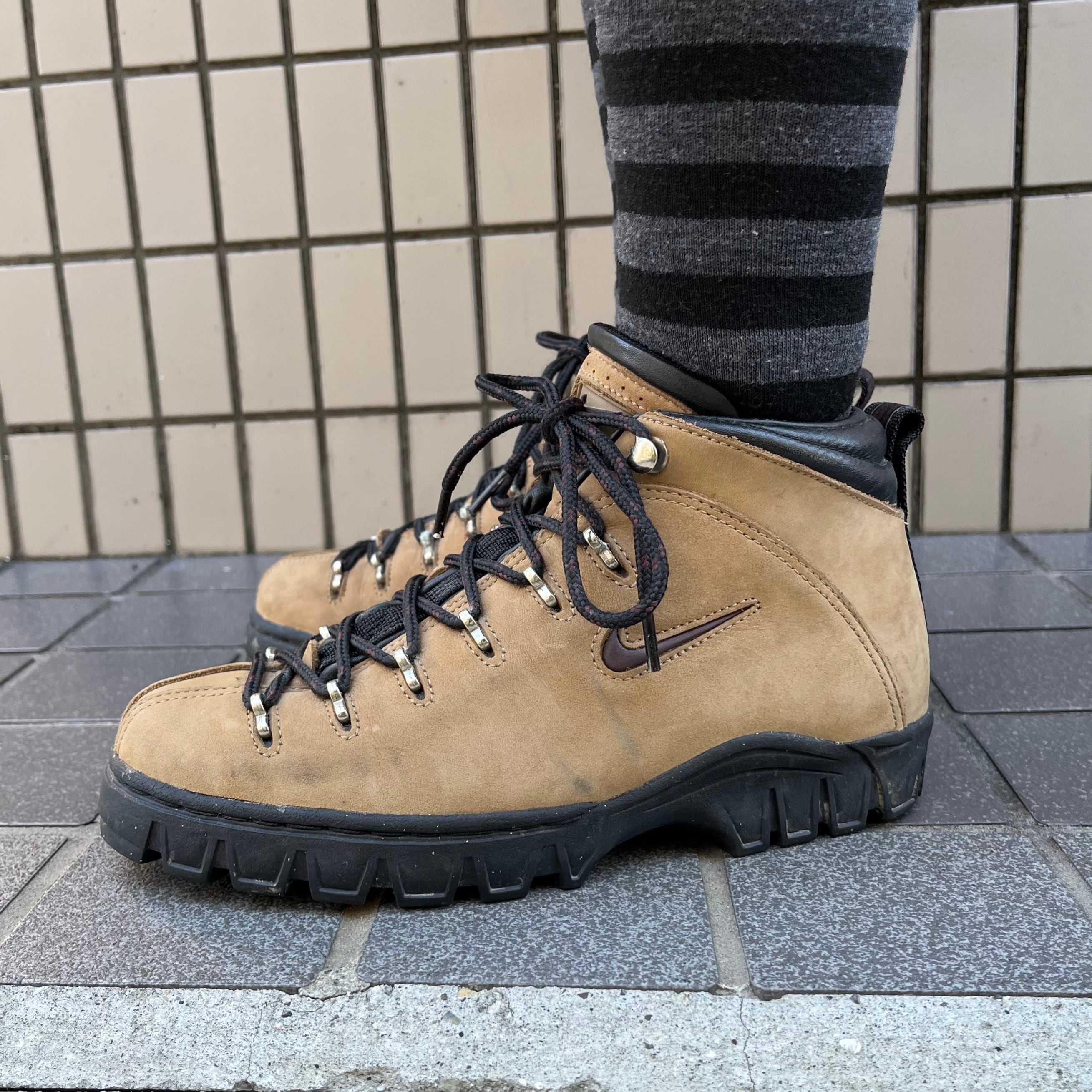 90s NIKE ACG trekking shoes | HUG SUNKISS