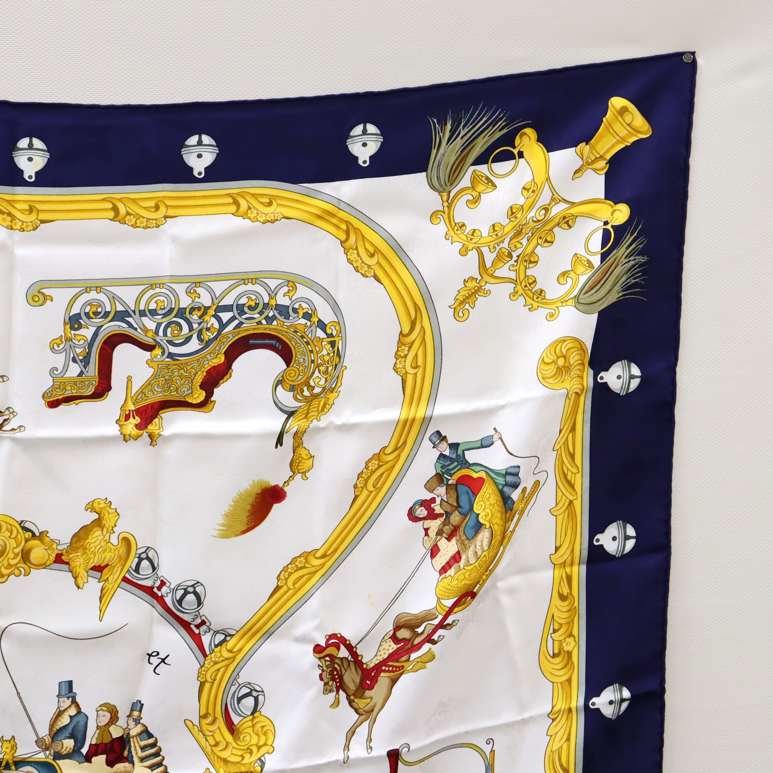 HERMES エルメス カレ90 Plumes et Grelots 羽飾りと鈴 ネイビー 刺繍