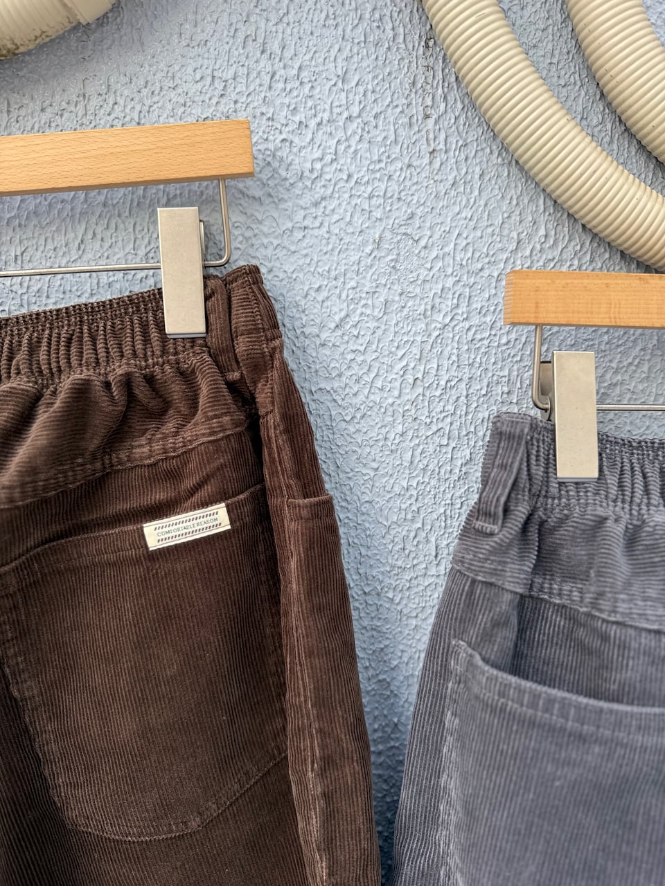 COMFORTABLE REASON / Straight Cords Slacks | EE ONLINE STORE -