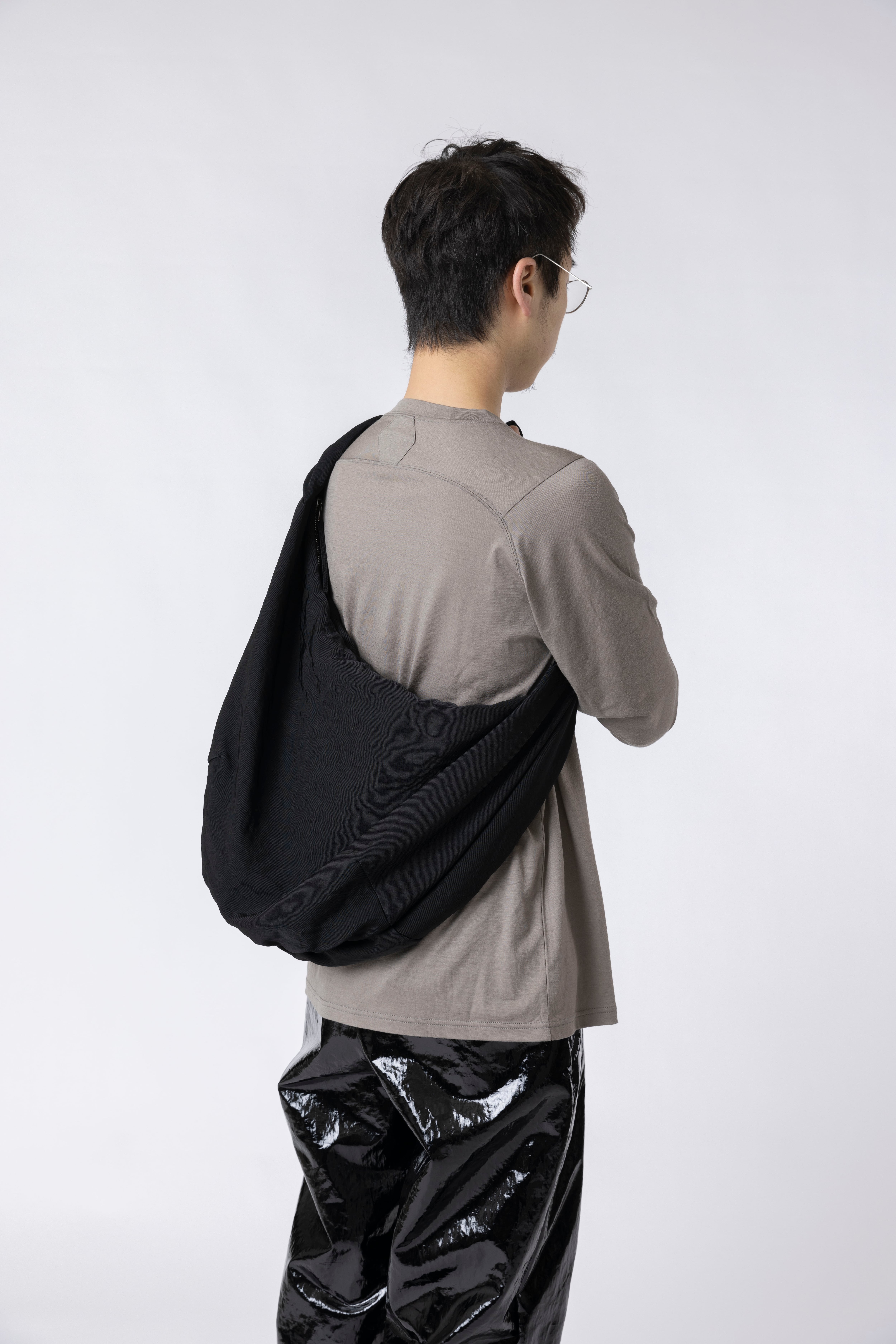 BLACK OFFICE BAG | OUAT