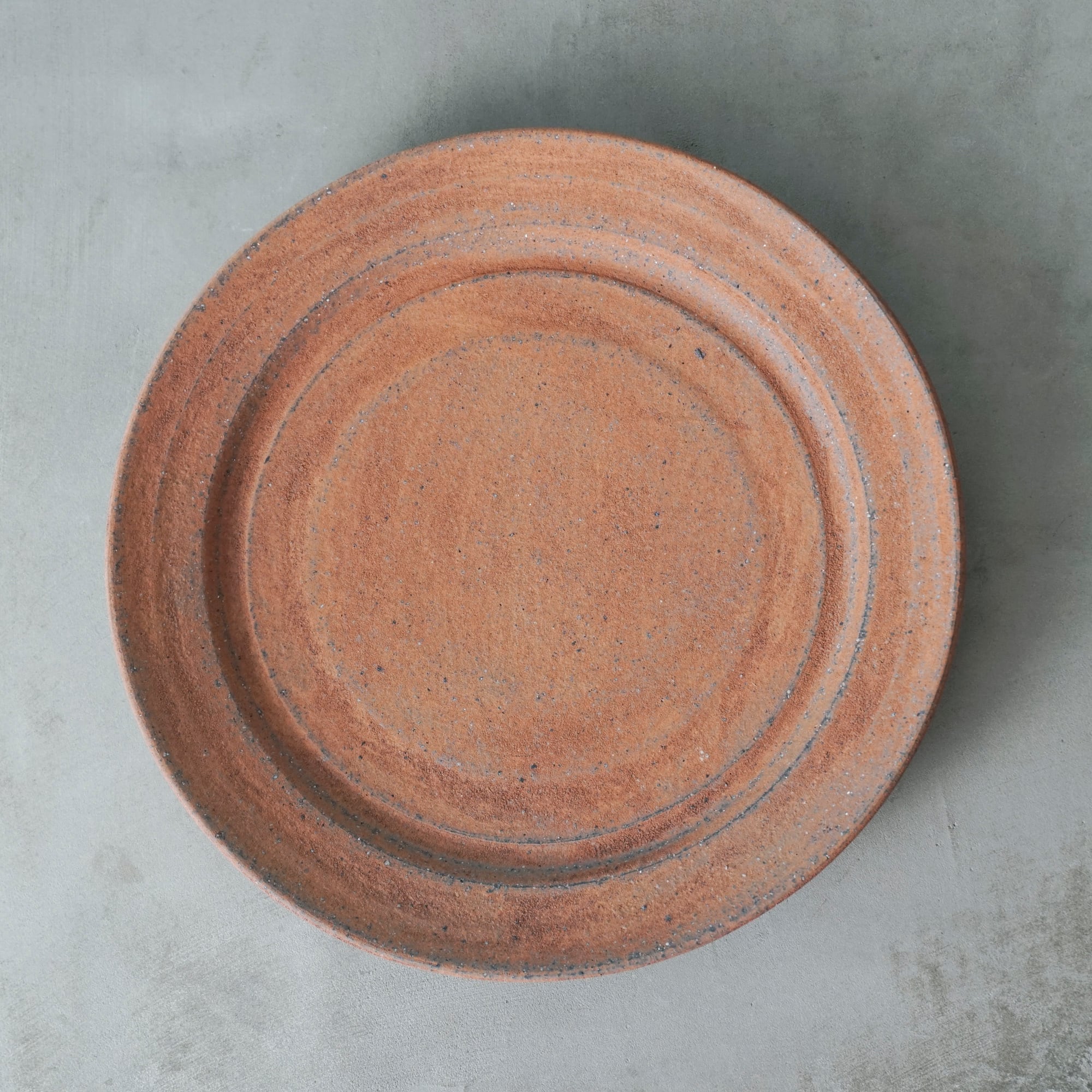 二階堂明弘 11 やきしめ リムプレート 伊豆土赤 | FUURO