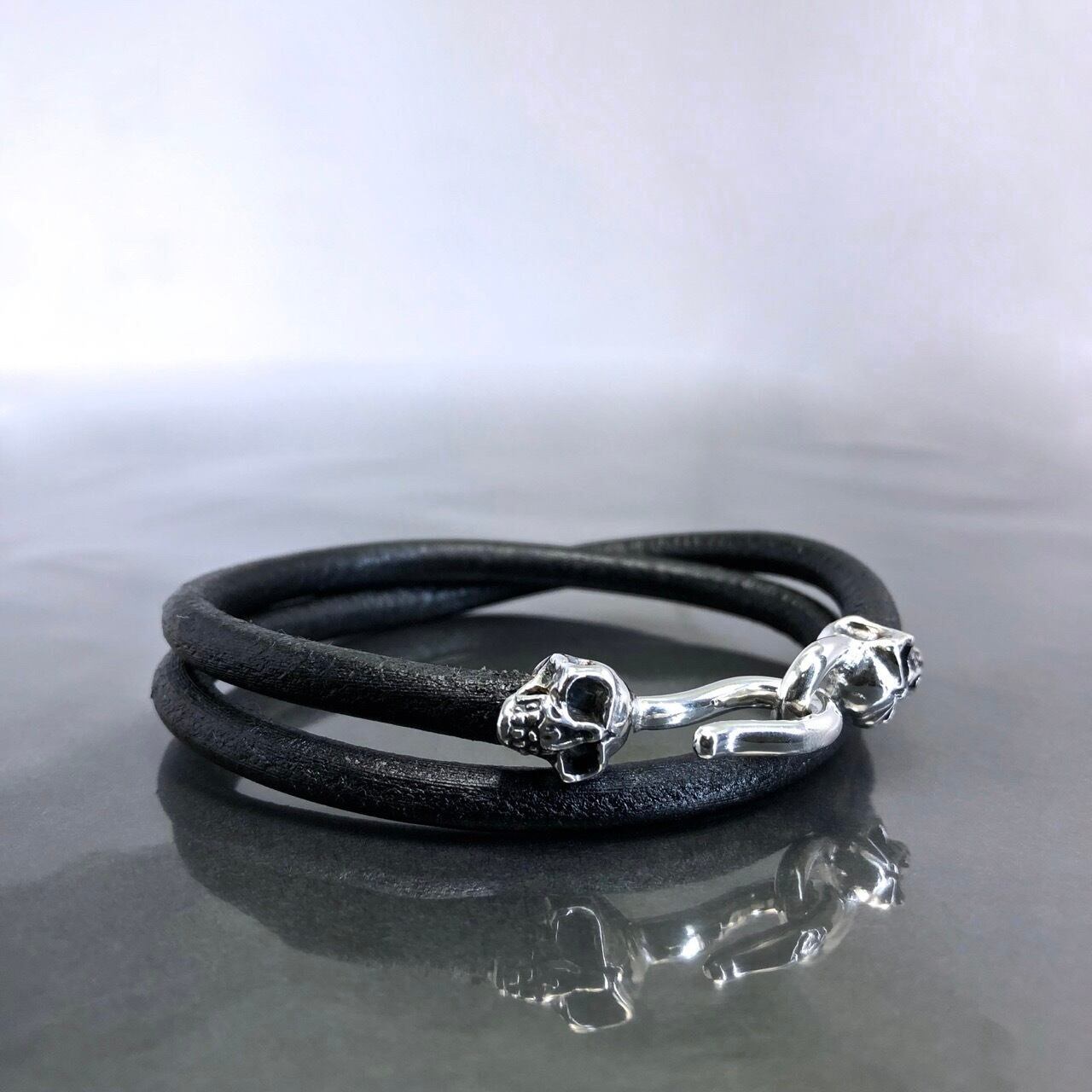 LEATHER BRACELET [SKULL HOOK] / スカルフックレザーブレスレット
