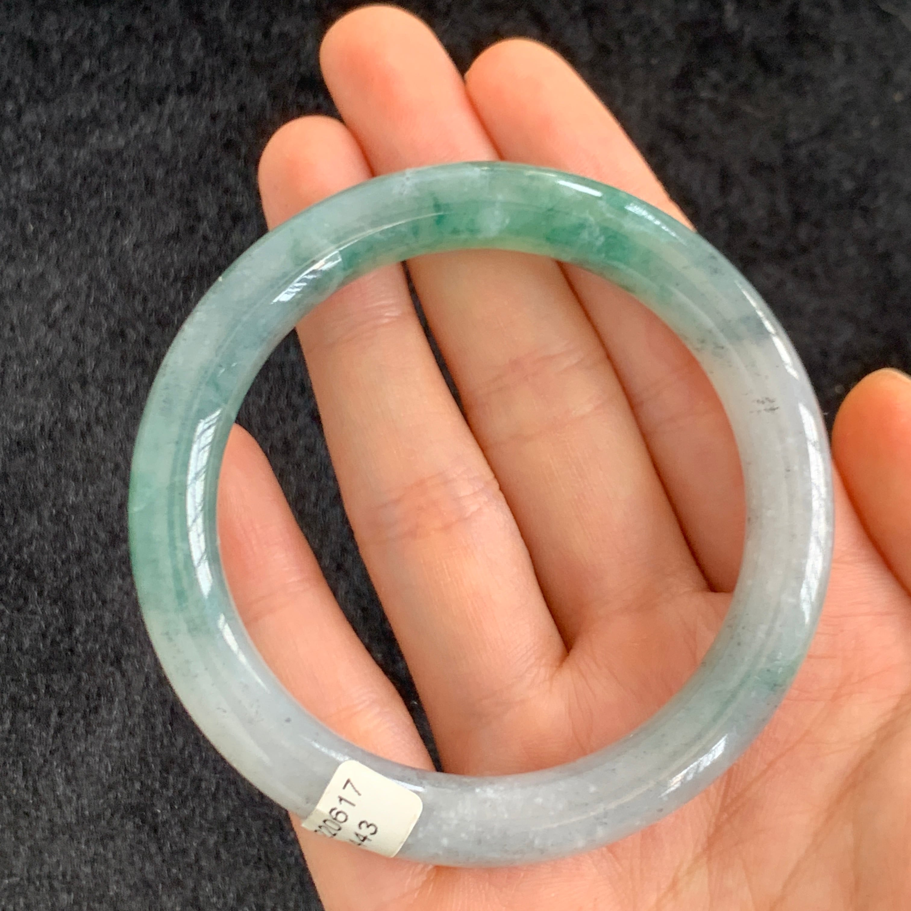 本翡翠バングル 腕輪 超高氷種ヒスイ 烏鶏 甘陽緑 太め 可愛い 魔除け
